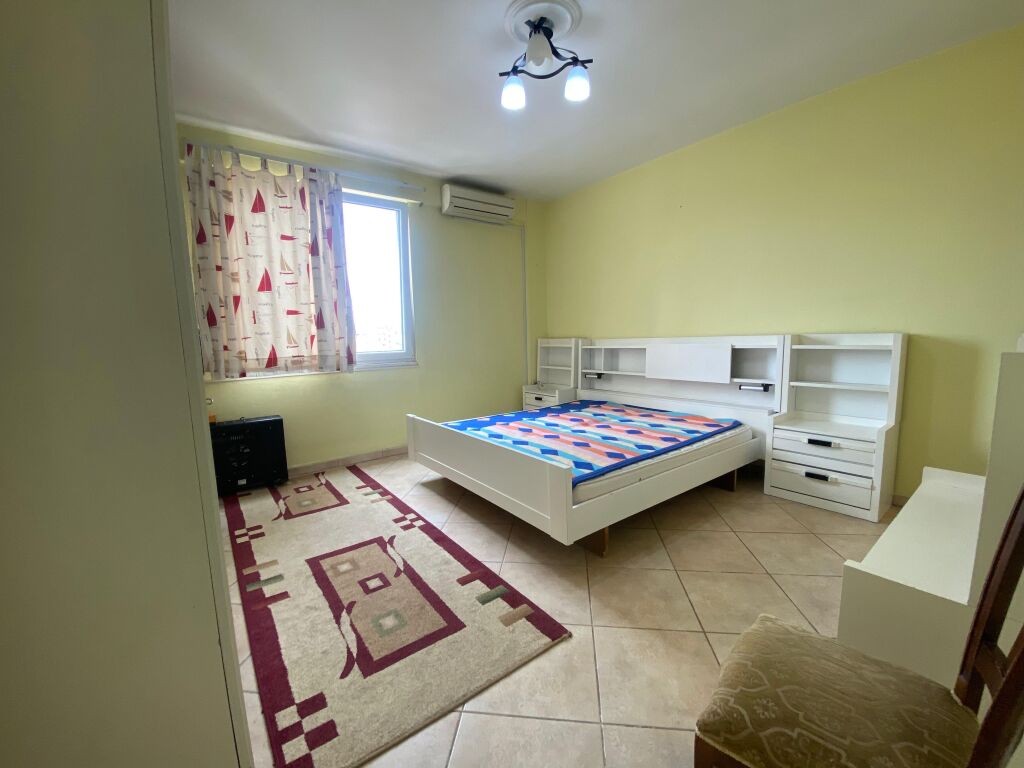 🏡 Shitet apartament 2+1+2 te Pazari i Ri