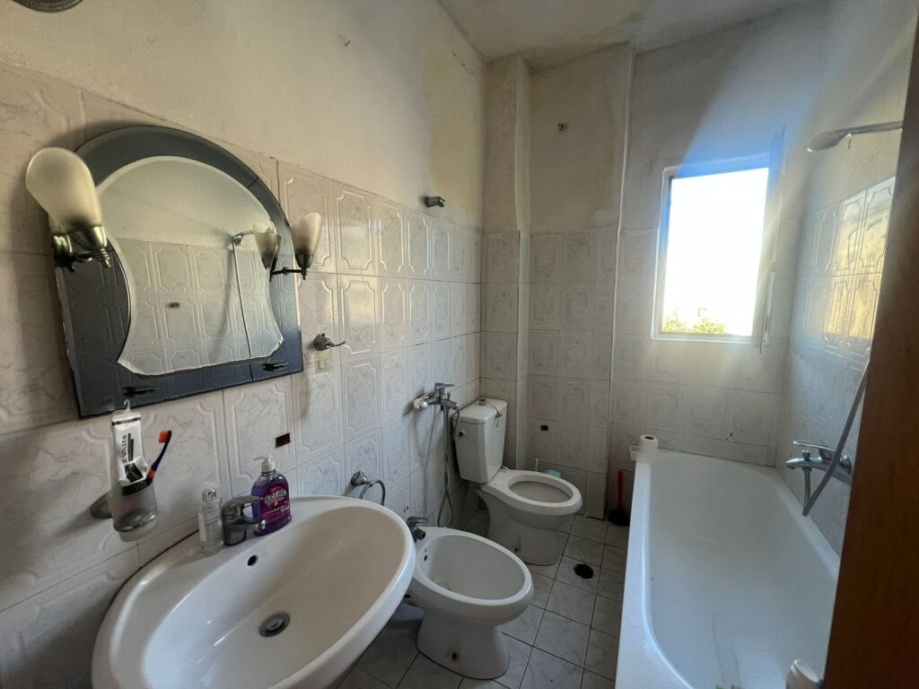Apartament 2+1 per shitje Kinostudio !