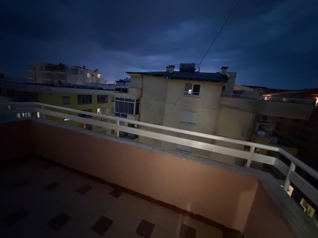 Shitet Apartament 2+1+2+2 te Pelikani, Durres