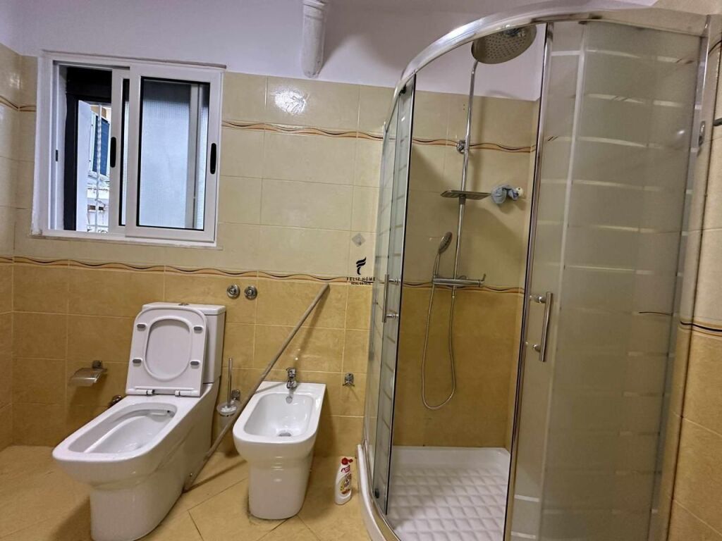 APARTAMENT ME QERA 2+1 RRUGA BARDHYL 50.000 LEKE FH-74502