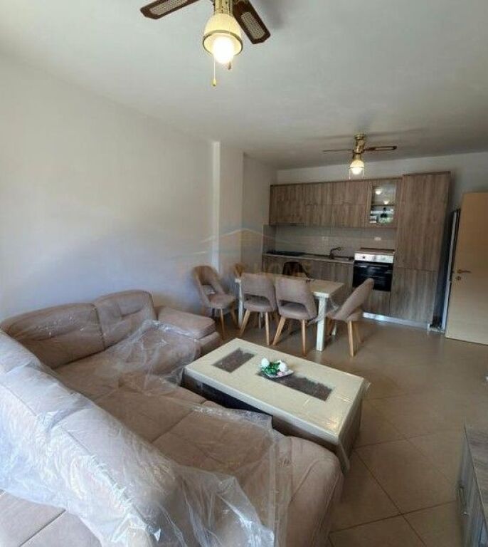 Shitet,Apartament 2+1 Fresku,Tirana  