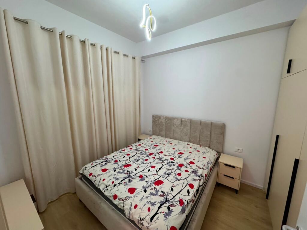 🏠 Appartamento 1+1 in affitto  📍 Indirizzo: Complesso Kadiu💰 Prezzo: 40.000 lek/mese