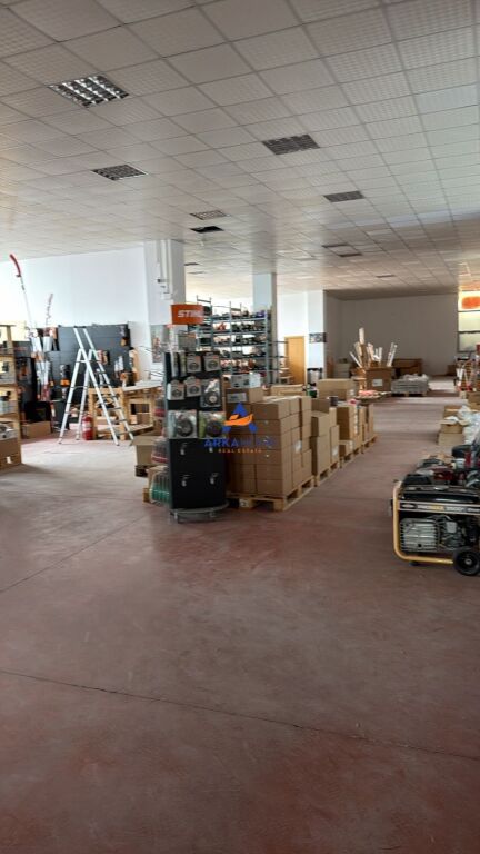 MAGAZZINO IN AFFITTO 1000 M2 "DEVIAZIONE DI RINAS, VICINO MERCEDES BENZ" 5000 EURO