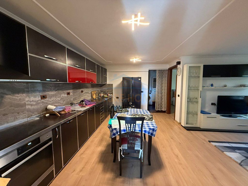 Shitet apartament 2+1 Myslym Shyri Tirane
