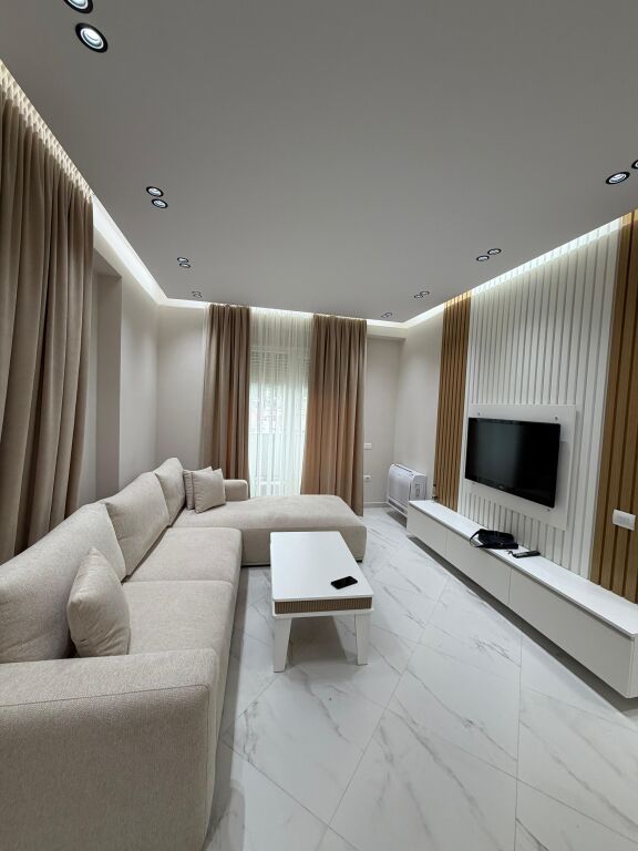 Qera apartament 2+1 +2 📍Perballe Amerikan 3 cmimi 60000 leke ne mua   