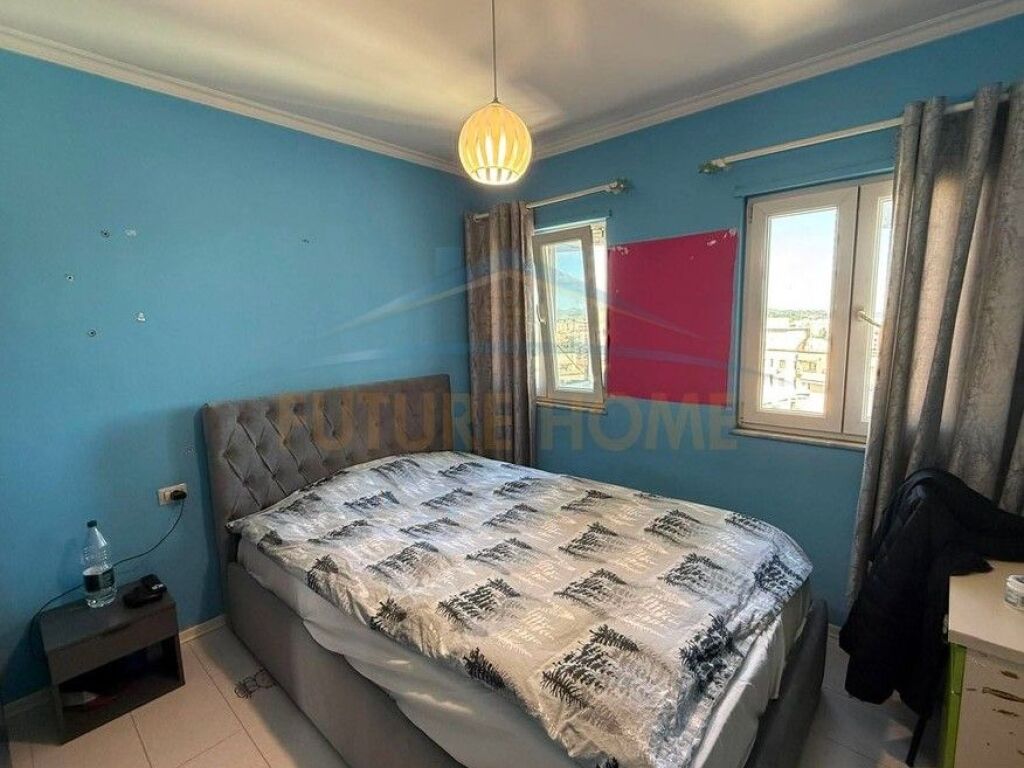 Shitet, Apartament 2+1, Pallati me Shigjeta, Tirane