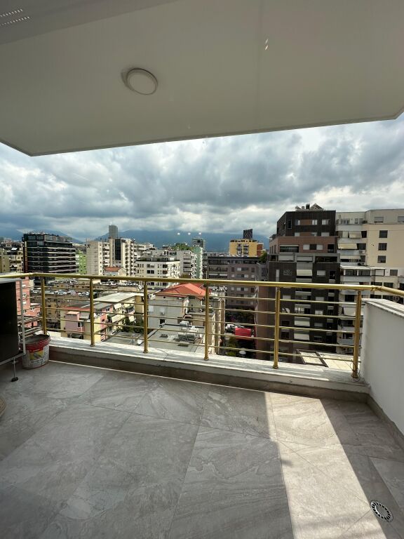 Apartament 2+1+2+post parkimi me qera tek Ish Blloku