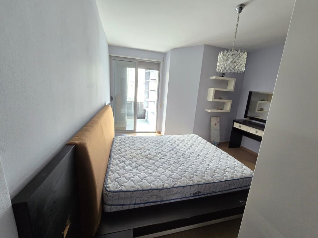 Shitet Apartament 2+1+2 te Ish Urt, Durres
