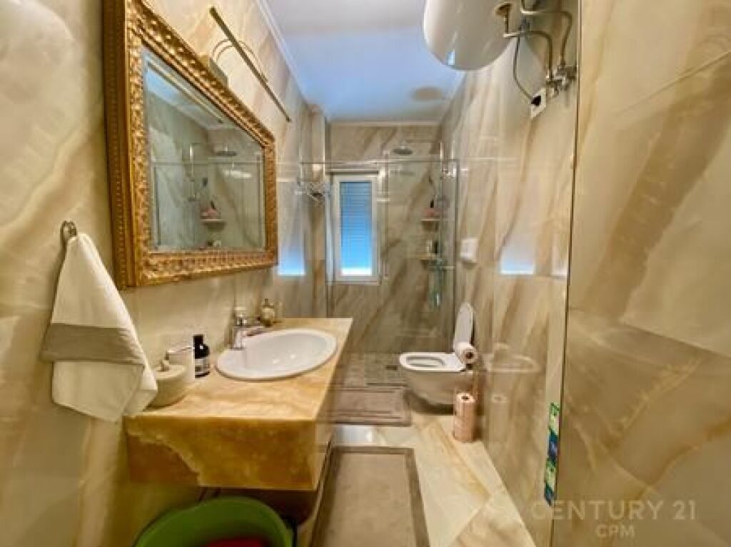 SUPER APARTAMENT LUKSOZ ME QIRA 2+1+2 +POST PARKIMI NE RESIDENCEN SUNRISE PRANE TEG