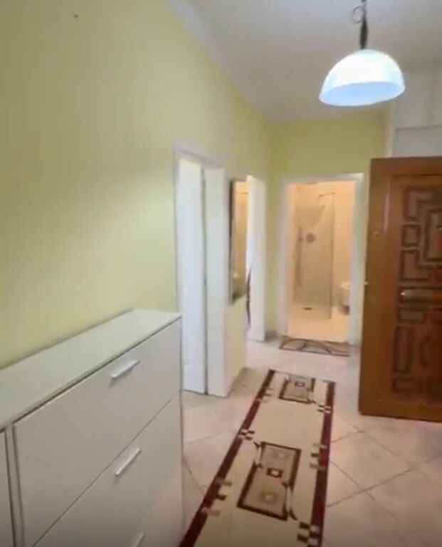 Apartament 2+1 per shitje prane Pazarit te Ri!