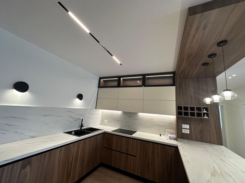 Apartament 2+1+2+post parkimi me qera tek Ish Blloku