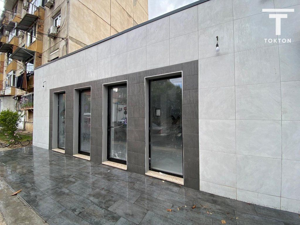 Locale Commerciale in Vendita