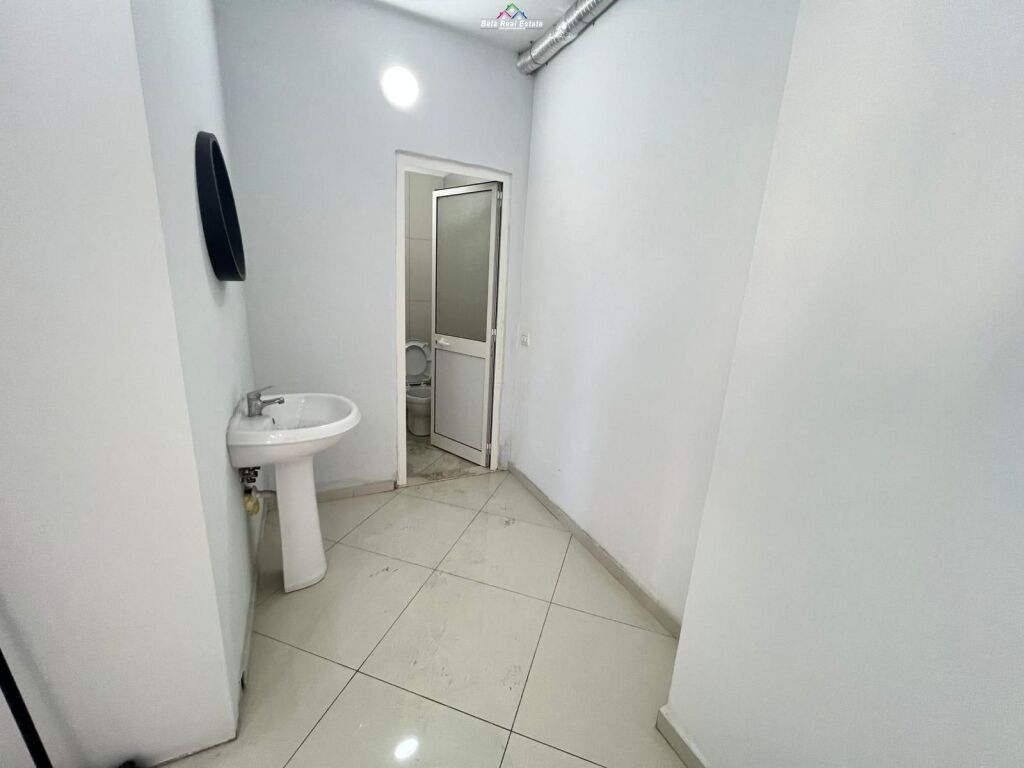 Zyre Me Qera Ne Astir (ID BZ2965) Tirane