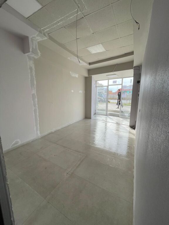 Affitto | Ambjent Biznesi | Sheshi Shqiponja | 500 €/mese