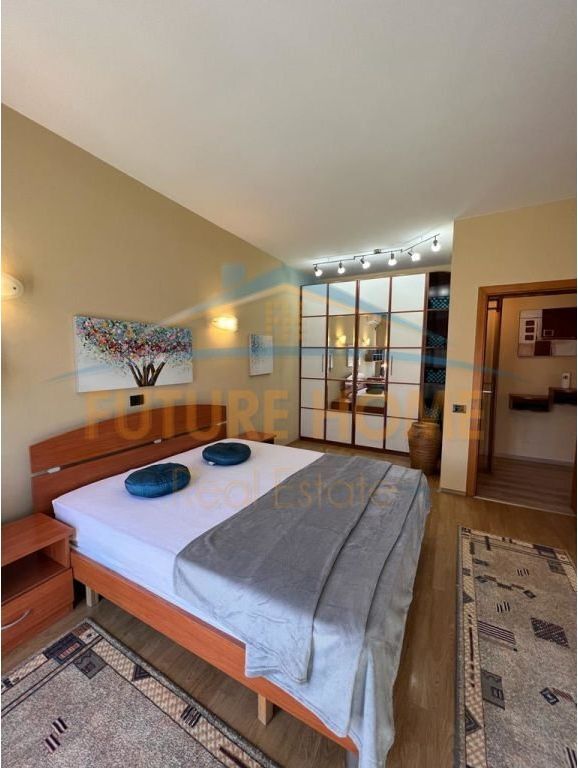 Qira, Apartament 1+1+2 Rruga e Barrikadave 600 €