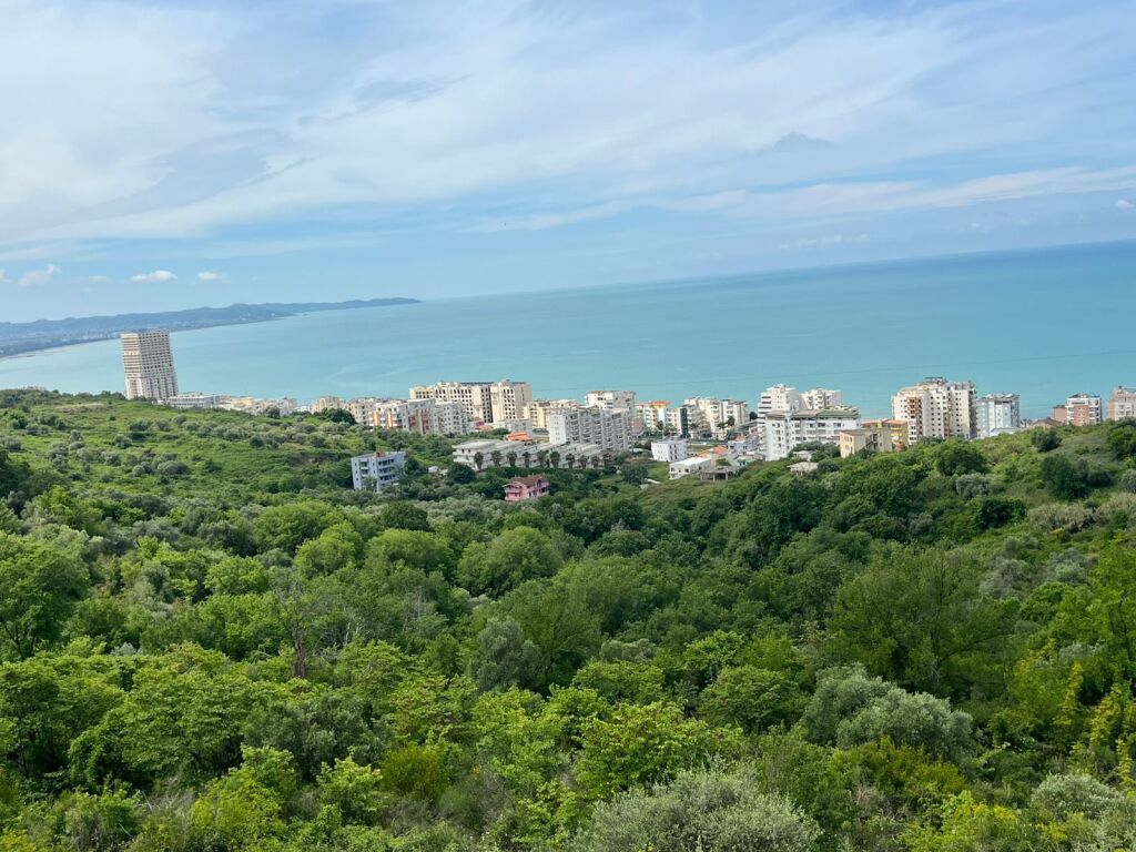 SHITET TOKE ME PAMJE DETI 1300 M2 SHKALLNUR DURRES 120000 EURO