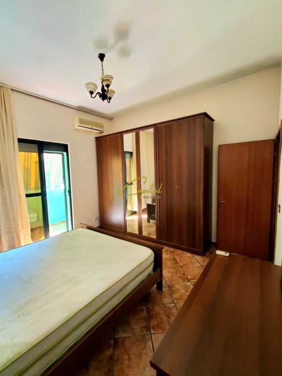 APARTAMENT ME QIRA 2+1 RRUGA E DURRESIT 60.000 LEKE