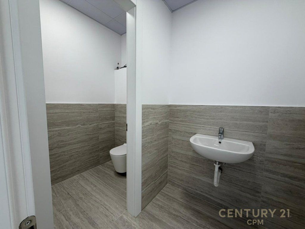 Office for rent at the "Delijorgji" Complex