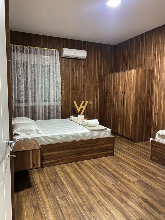 JEPET SHTEPI 2+1 ME QIRA TE KOPSHTI ZOOLOGJIK 800 EURO