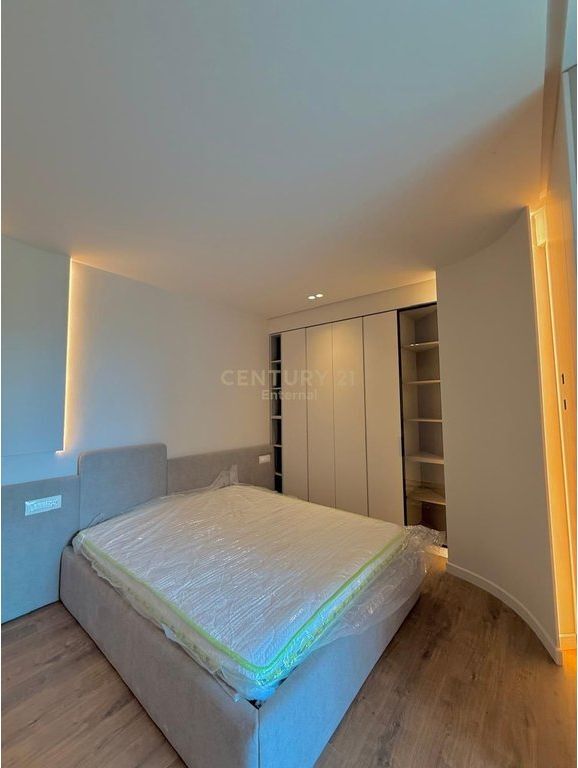 Luxury 1+1 apartment for rent at Myslym Shyri