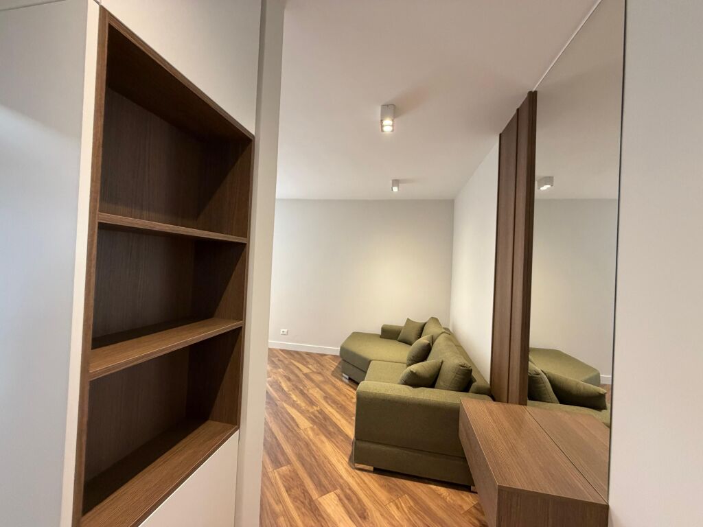 Shitet Apartament 1+1