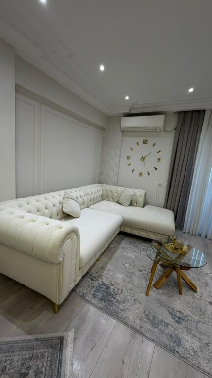 🏡 Shitet Apartament 2+1 – Komuna e Parisit (Pallatet Arabe)