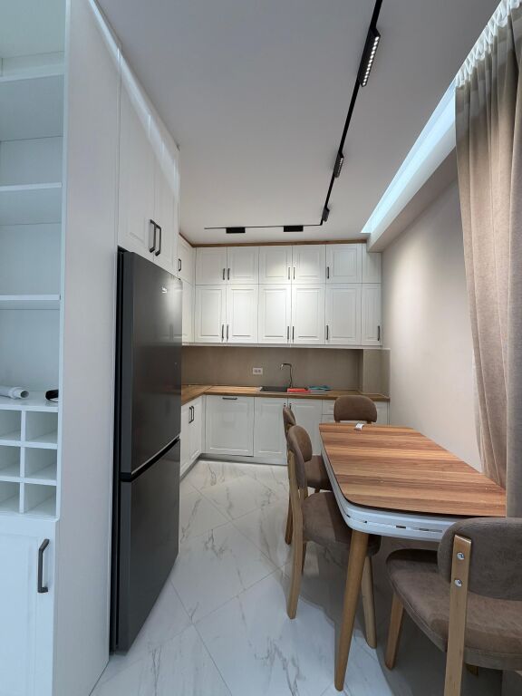 Apartament me qera 2+1+2 Golden park