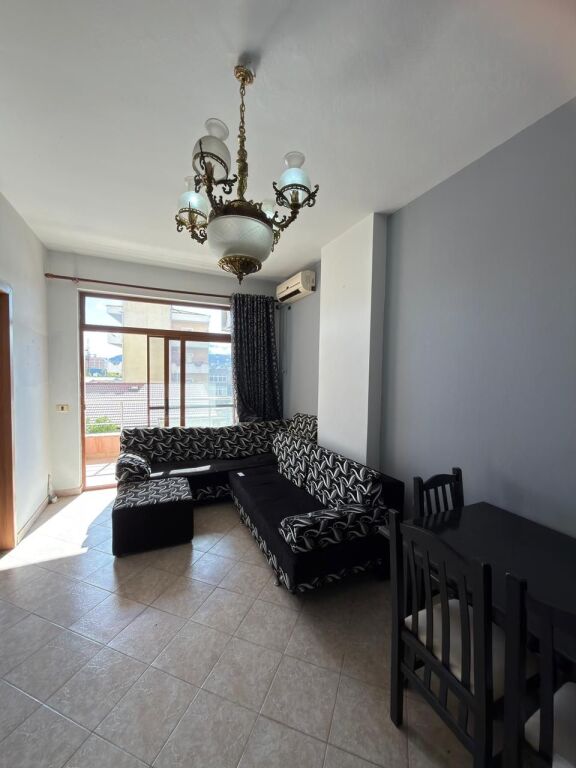 🏡 Shitet Apartament 1+1 tek Pallatet Derveni – Misto Mame