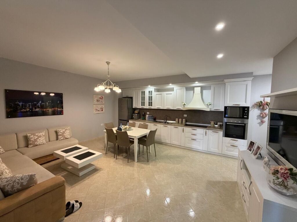 Apartament 2+1+ parkim per qera te Vala Park