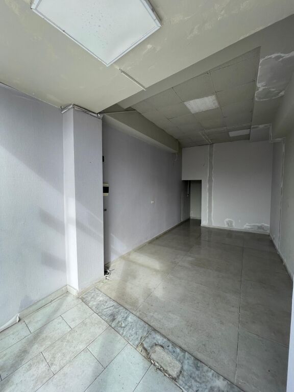 Affitto | Ambjent Biznesi | Sheshi Shqiponja | 500 €/mese