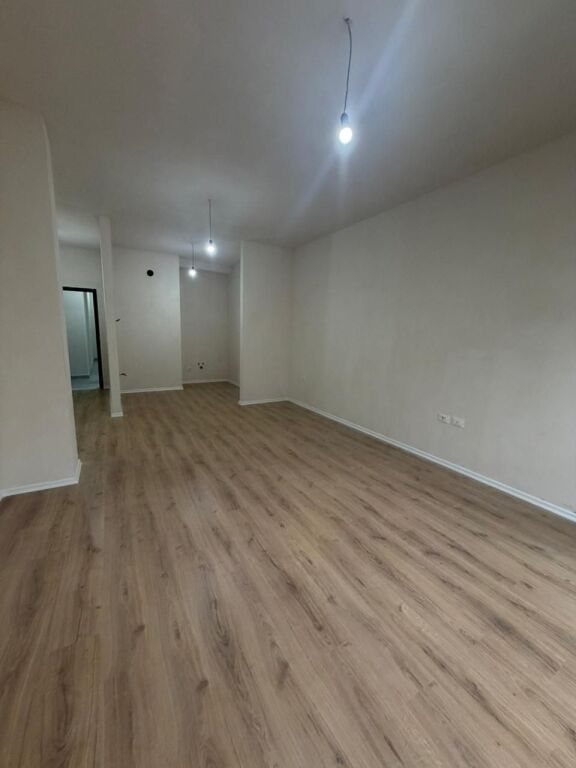 Tirane, shitet apartament 3+1 Kati 5, 125 m² 400.000 € (Komuna e Parisit)