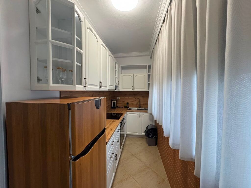 In affitto 2+1+1 Ex Esposizione 800 mila lek