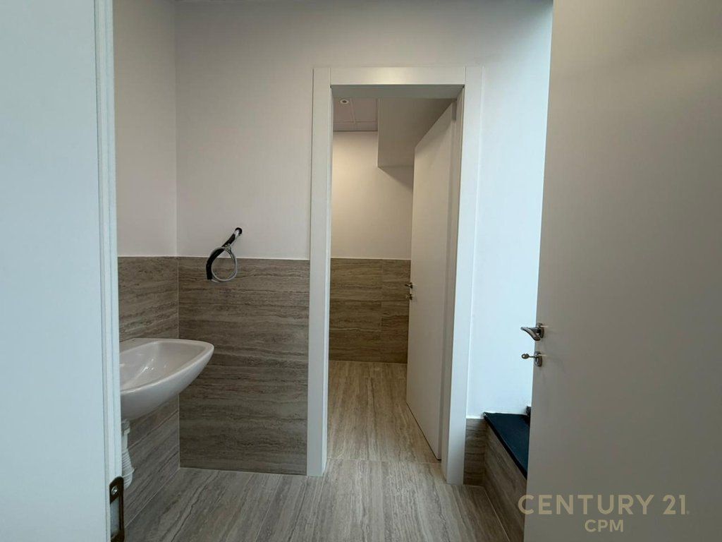 Office for rent at the "Delijorgji" Complex