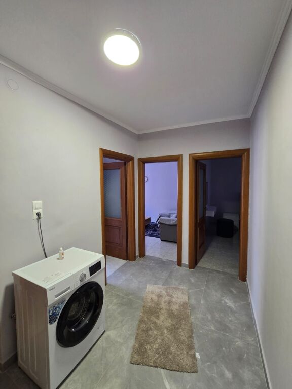 JEPET APARTAMENT ME QERA 1+1 ALI DEMI