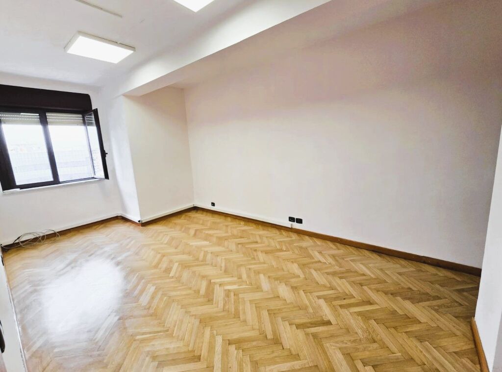 🏢 Office Space for Rent – Torre Drini📍
