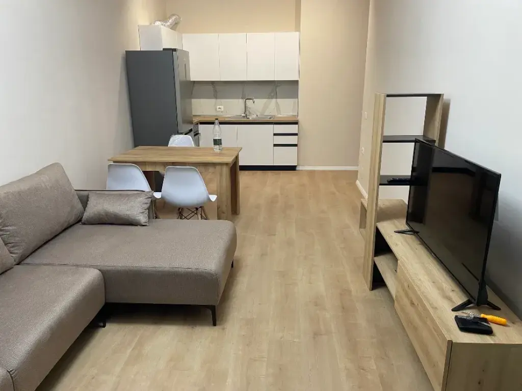 In affitto 2+1+1 VIA 5 MAGGIO 550€