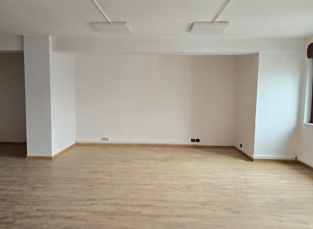 🏢 Office Space for Rent – Near Toptani Center