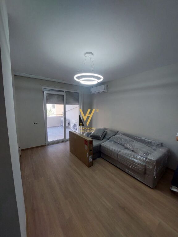 JEPET APARTAMENT 1+1+BLK ME QERA TE KOPSHTI ZOOLOGJIK 75.000 LEKE