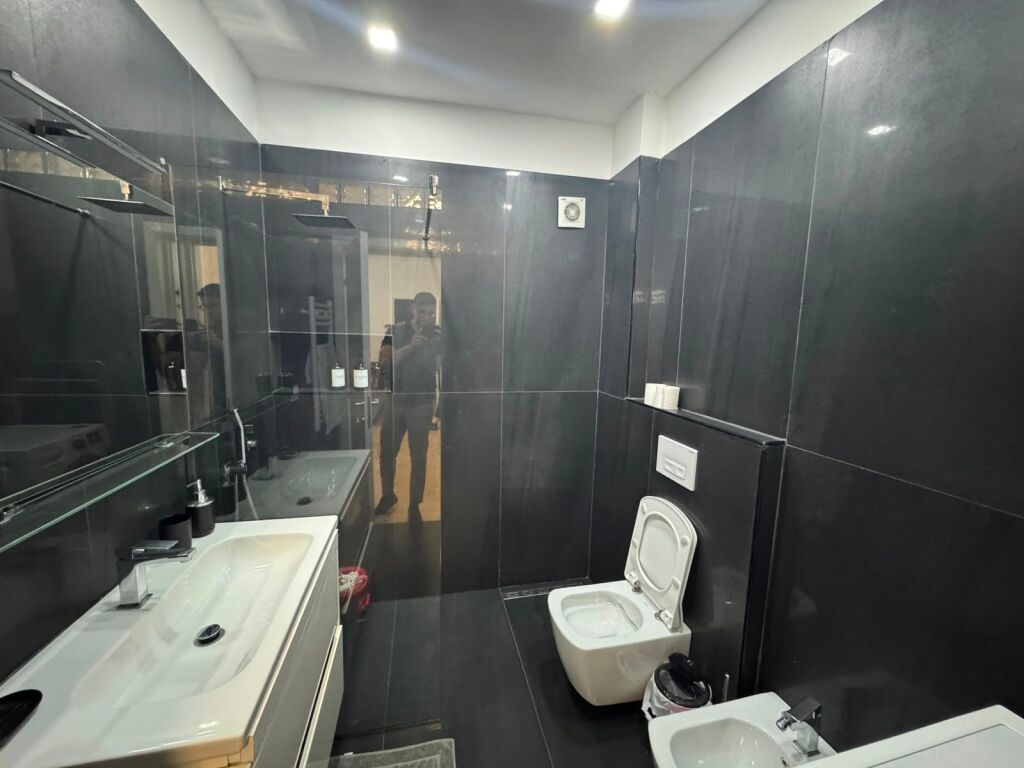 In affitto 2+1+1 Ex Esposizione 800 mila lek