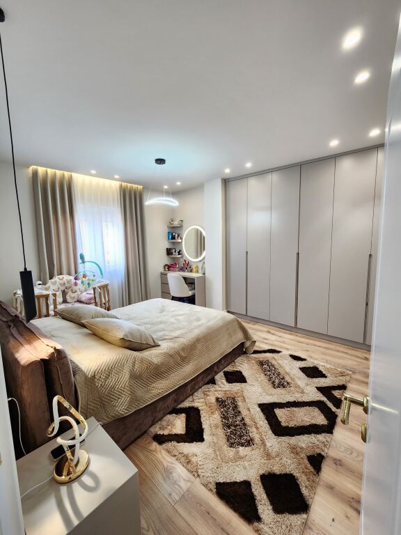 Shitet Apartament 2+1 ne Plazh