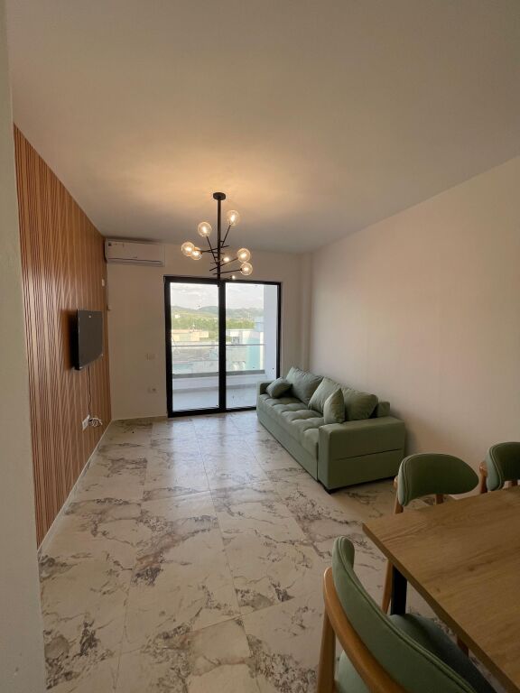 Shitet Apartament 1+1 ne Golem !
