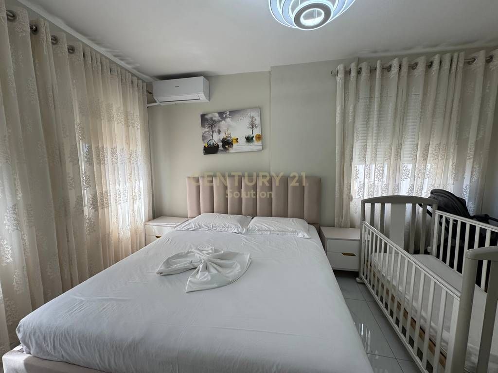 JAPIM ME QIRA APARTAMENT 2+1+ POST PARKIMI PRANE PROKURORISE
