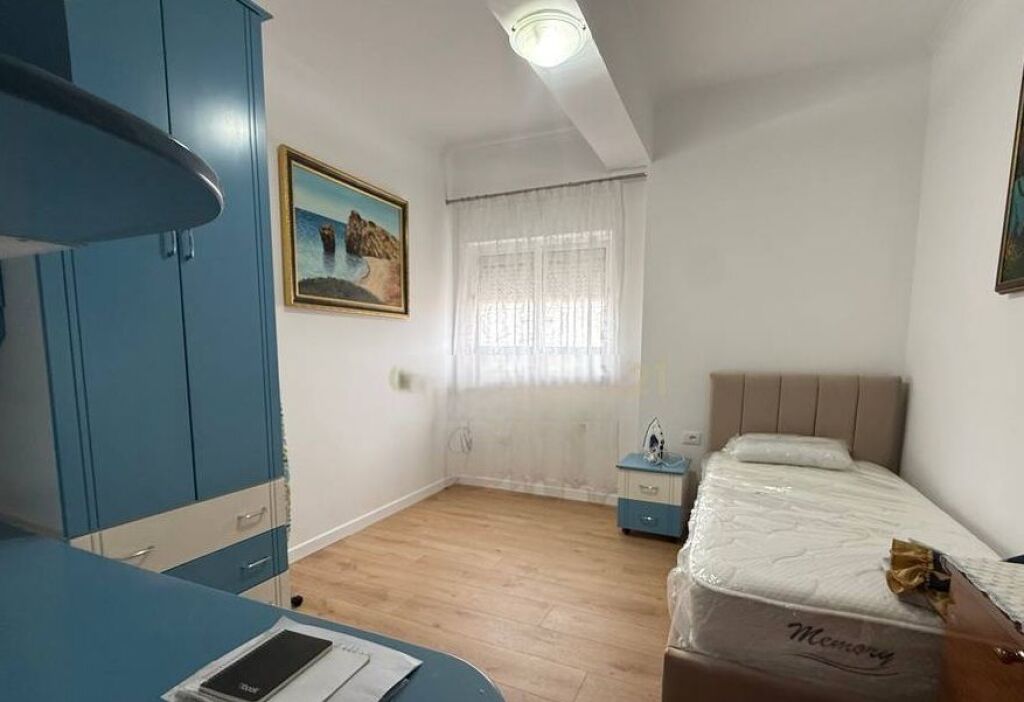 APARTMENT 2+1 GARAGE FOR RENT ON KONGRESI I MANASTIRIT STREET!