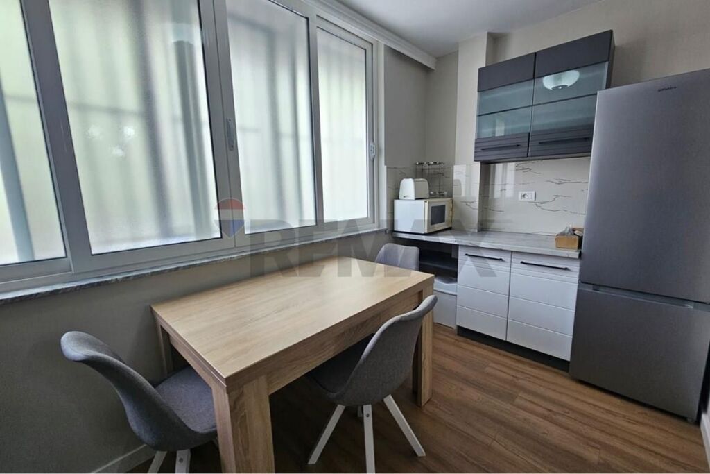 Apartament 2+1 per qira ne Bllok