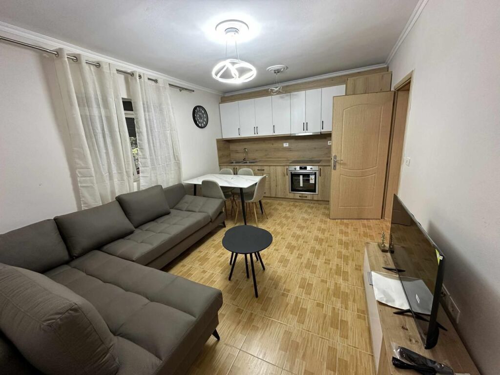 Apartamwnt 2+1 per qera Rruga Bardhyl !