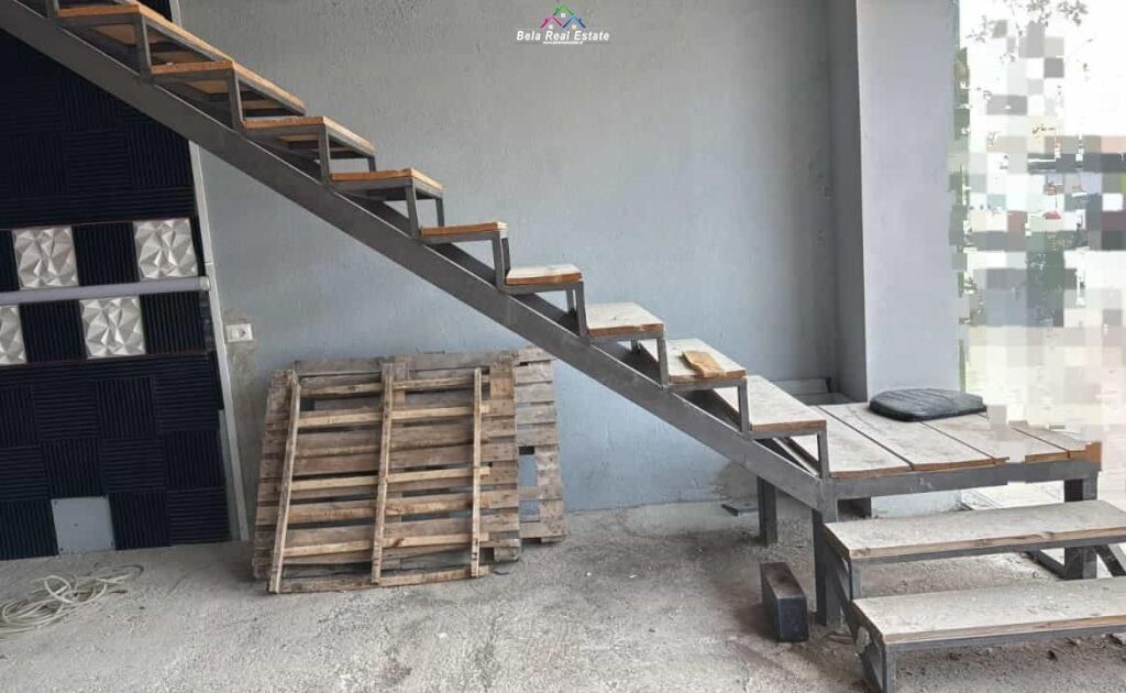 Dyqan Duplex Me Qera Ne Shkoze (ID BD21907) Tirane