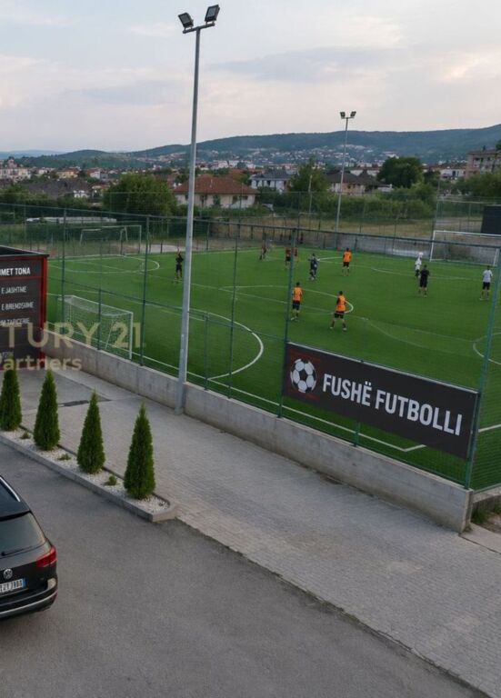 JEPET ME QIRA LAVAZH, LOKAL &amp; FUSHË FUTBOLLI NË KAMËZ ⚽🚗 1,500 € /Muaj Sip. Totale  1500m2