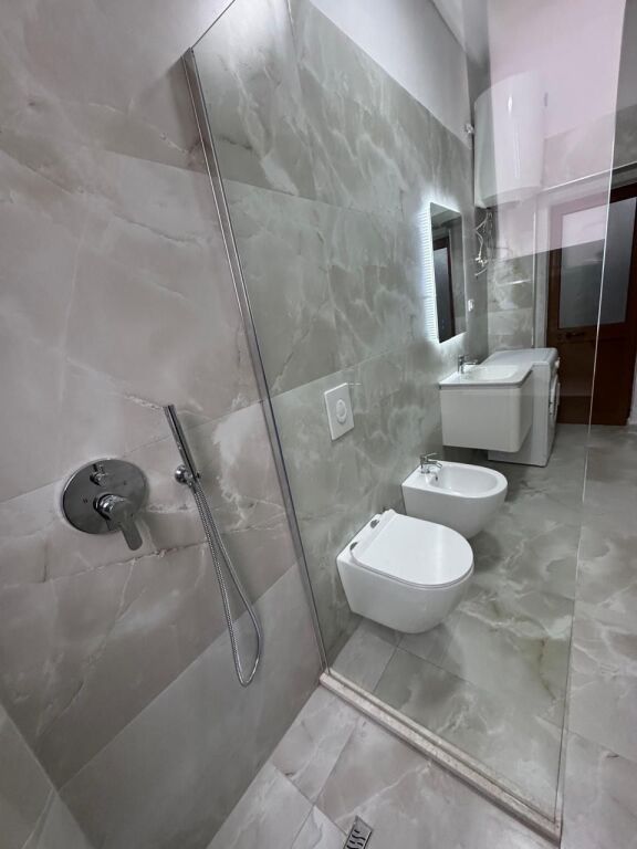 Jepet Me Qera Apartament 1+1+1 Ballkon