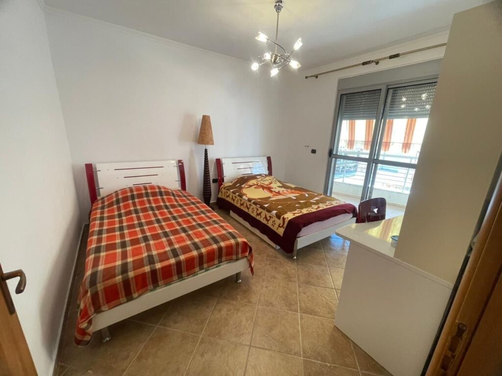Apartment 2+1+2 + garage for sale in Golem