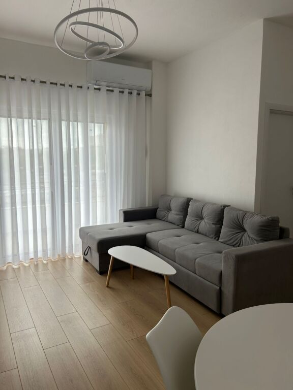 Jepet Me Qera Apartament 1+1+1 Ballkon